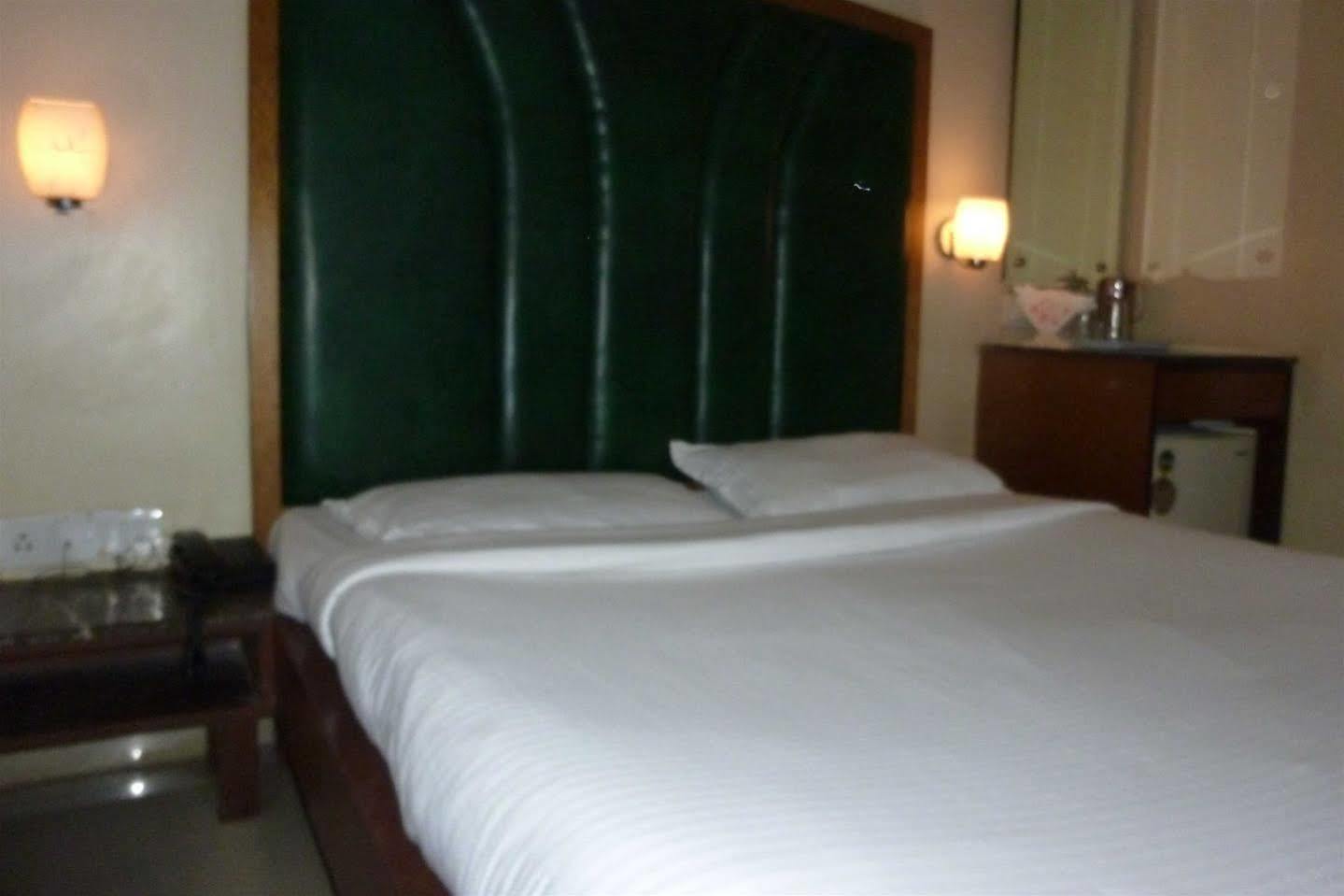 Hotel Park Shilton Bombay Eksteriør billede